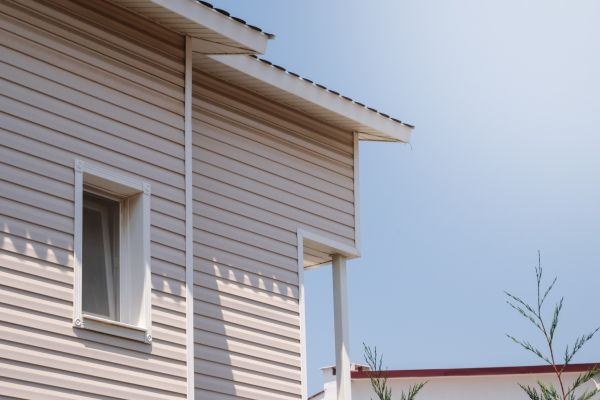 Cost of Vinyl Siding Hole Repair in San Diego